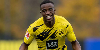 Youssoufa Moukoko, Pencetak Sejarah Bundesliga thumbnail